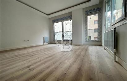 Caddebostan'da güvenlikli yemyeşil site içinde2+1 sıfır daire