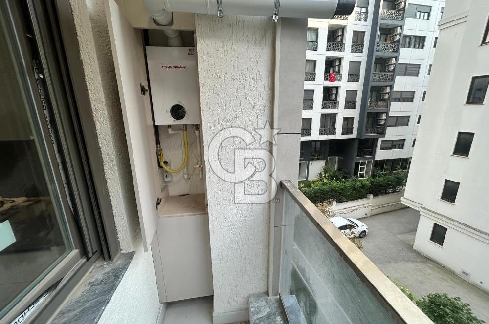 Caddebostan'da güvenlikli yemyeşil site içinde2+1 sıfır daire