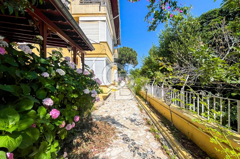 Büyükada'da İskeleye Yakın Mesafede Satılık 3+1 Satılık Daire 