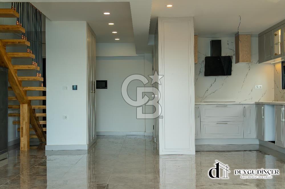 DENİZE SIFIR URLADA 3+1+PLUS SATILIK ÇATI DUBLEKSİ