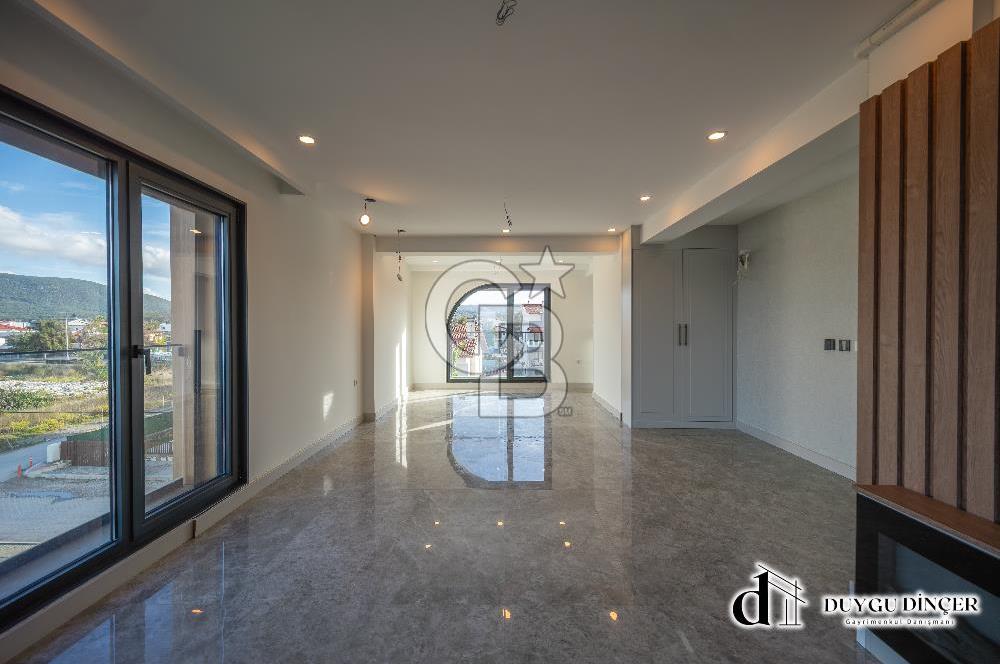 URLA KALABAK ÖZEL MİMARİ DENİZE SIFIR ÖNÜ KUM PLAJ 3,5+1 PLUS