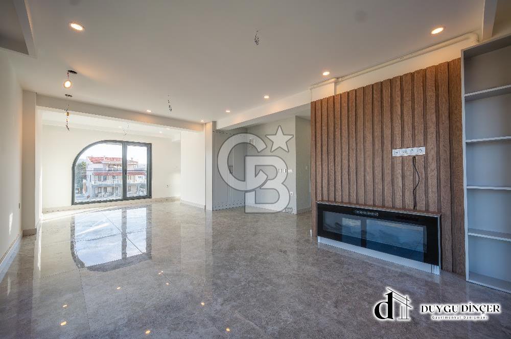 URLA KALABAK ÖZEL MİMARİ DENİZE SIFIR ÖNÜ KUM PLAJ 3,5+1 PLUS