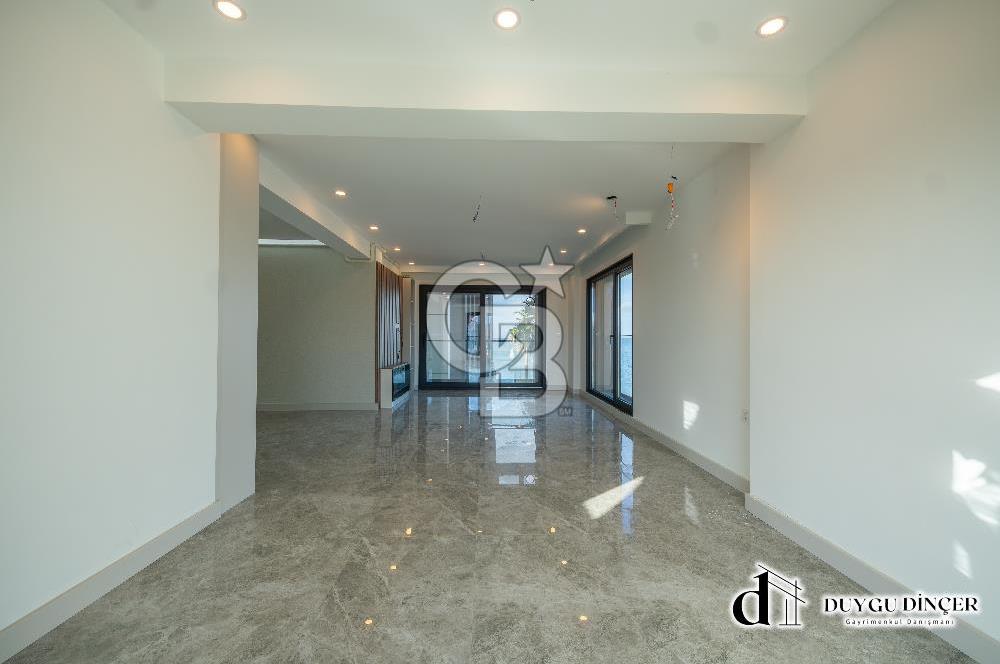 URLA KALABAK ÖZEL MİMARİ DENİZE SIFIR ÖNÜ KUM PLAJ 3,5+1 PLUS