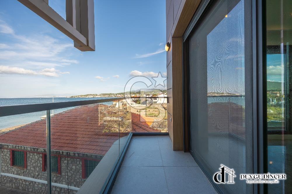 URLA KALABAK ÖZEL MİMARİ DENİZE SIFIR ÖNÜ KUM PLAJ 3,5+1 PLUS