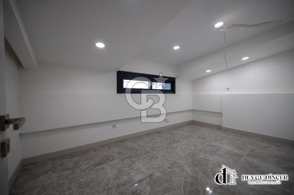 URLA KALABAK ÖZEL MİMARİ DENİZE SIFIR ÖNÜ KUM PLAJ 3,5+1 PLUS