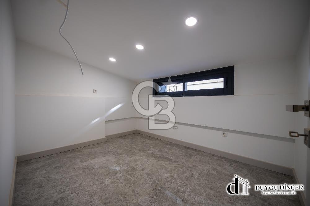 URLA KALABAK ÖZEL MİMARİ DENİZE SIFIR ÖNÜ KUM PLAJ 3,5+1 PLUS