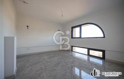 URLA KALABAK ÖZEL MİMARİ DENİZE SIFIR ÖNÜ KUM PLAJ 3,5+1 PLUS