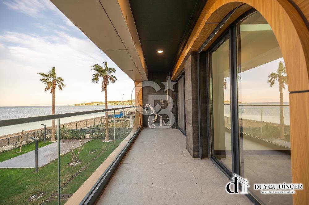 URLA KALABAK ÖZEL MİMARİ DENİZE SIFIR ÖNÜ KUM PLAJ 2+1+PLUS