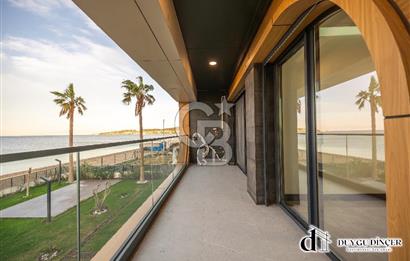 URLA KALABAK ÖZEL MİMARİ DENİZE SIFIR ÖNÜ KUM PLAJ 2+1+PLUS