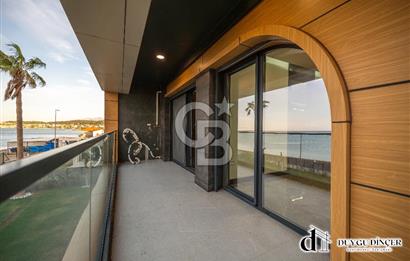 URLA KALABAK ÖZEL MİMARİ DENİZE SIFIR ÖNÜ KUM PLAJ 2+1+PLUS