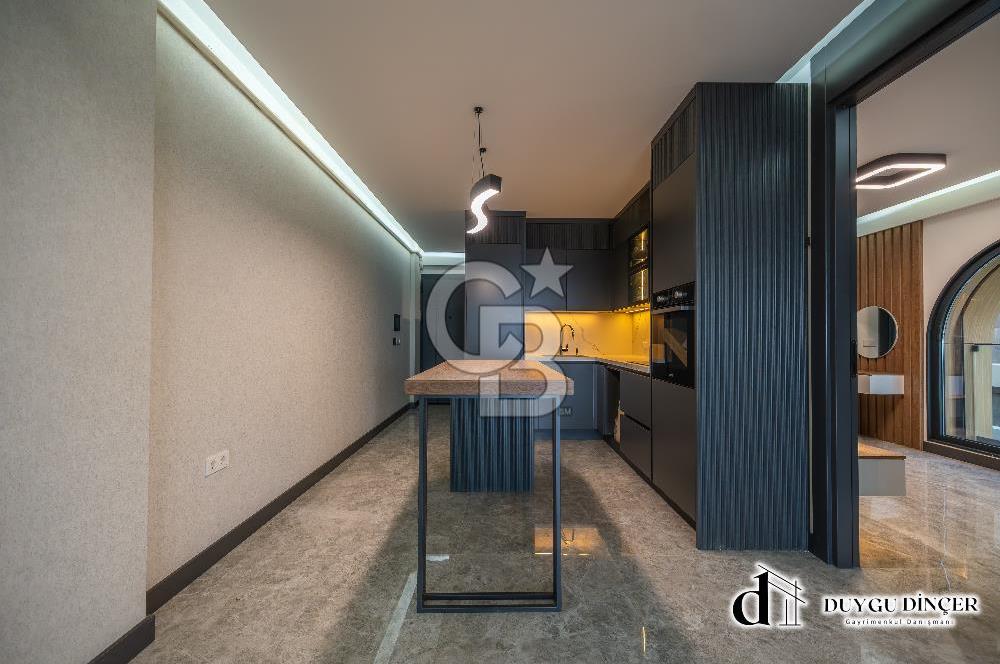 URLA KALABAK ÖZEL MİMARİ DENİZE SIFIR ÖNÜ KUM PLAJ 2+1+PLUS