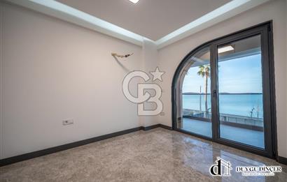 URLA KALABAK ÖZEL MİMARİ DENİZE SIFIR ÖNÜ KUM PLAJ 2+1+PLUS