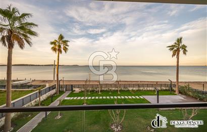 URLA KALABAK ÖZEL MİMARİ DENİZE SIFIR ÖNÜ KUM PLAJ 2+1+PLUS