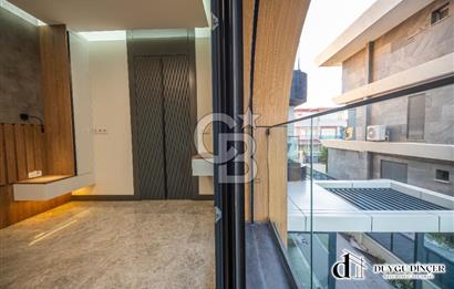 URLA KALABAK ÖZEL MİMARİ DENİZE SIFIR ÖNÜ KUM PLAJ 2+1+PLUS