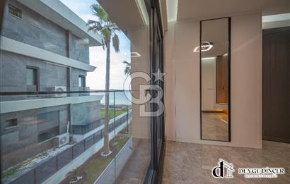 URLA KALABAK ÖZEL MİMARİ DENİZE SIFIR ÖNÜ KUM PLAJ 2+1+PLUS