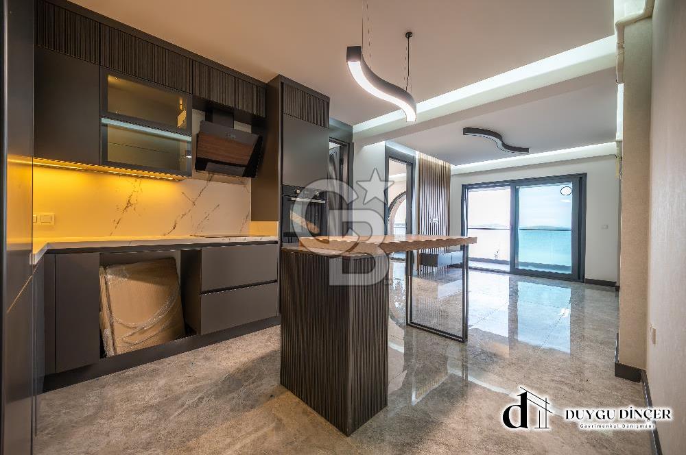 URLA KALABAK ÖZEL MİMARİ DENİZE SIFIR ÖNÜ KUM PLAJ 2+1+PLUS