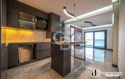 URLA KALABAK ÖZEL MİMARİ DENİZE SIFIR ÖNÜ KUM PLAJ 2+1+PLUS