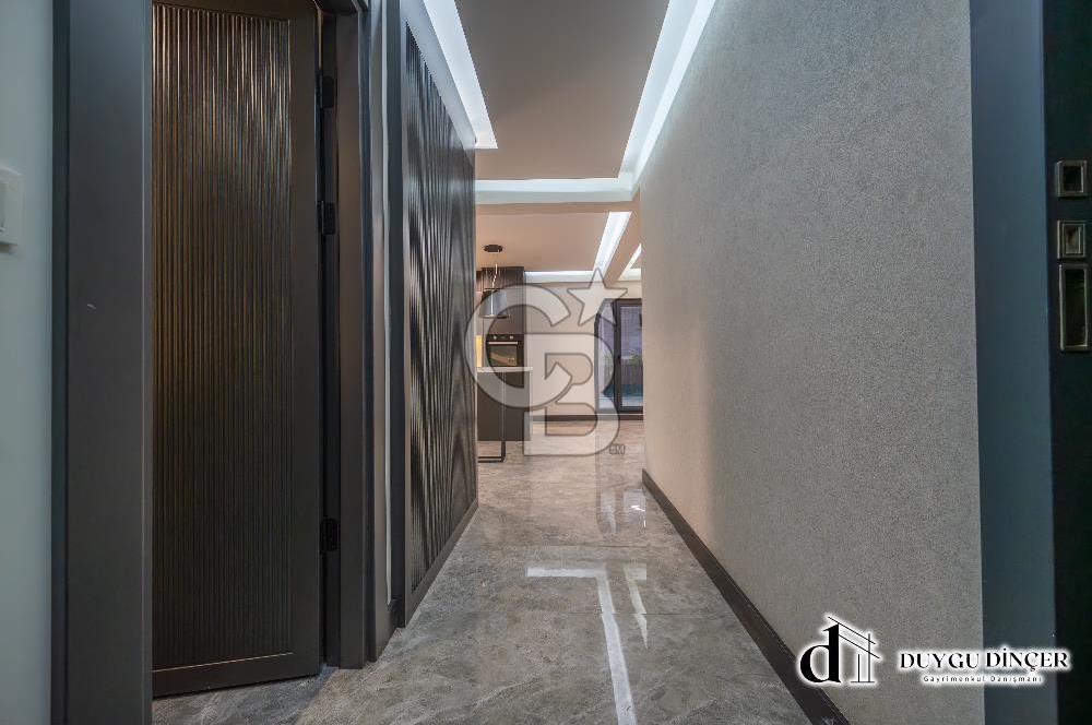 URLA KALABAK ÖZEL MİMARİ DENİZE SIFIR ÖNÜ KUM PLAJ 2+1+PLUS