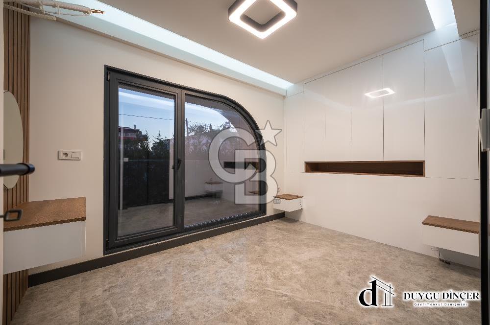 URLA KUM DENİZİNDE DENİZE SIFIR 2+1 + PLUS DAİRE