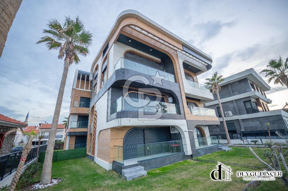 URLA KALABAK ÖZEL MİMARİ DENİZE SIFIR ÖNÜ KUM PLAJ 2+1+PLUS