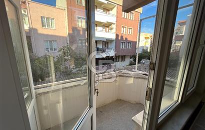 ÇANAKKALE YENİ KORDON’A YÜRÜME MESAFESİNDE, KOMPLE YENİLENMİŞ 2+1 ARA KAT DAİRE