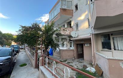 ÇANAKKALE YENİ KORDON’A YÜRÜME MESAFESİNDE, KOMPLE YENİLENMİŞ 2+1 ARA KAT DAİRE