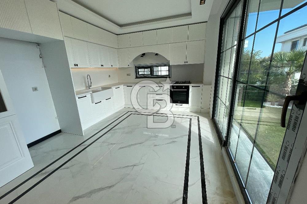 BÜYÜKÇEKMECE GÜZELCE SATILIK VİLLA