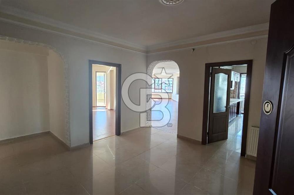 Çankaya Hilal Mahallesi Altın Vadi Sitesinde Kiralık 4+1 Daire