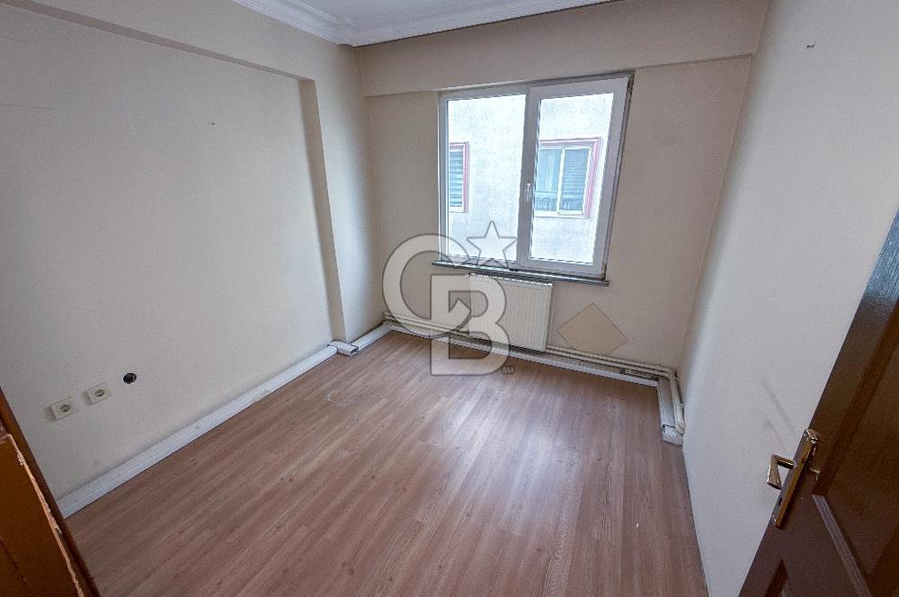 Atatürk Bulvarında Köşe Konumda Cadde Cepheli Satılık 3+1 Daire