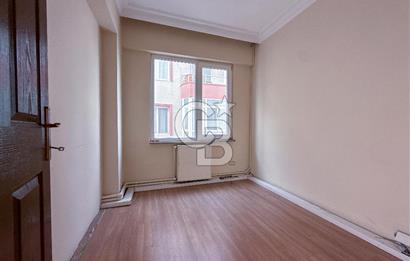 Atatürk Bulvarında Köşe Konumda Cadde Cepheli Satılık 3+1 Daire