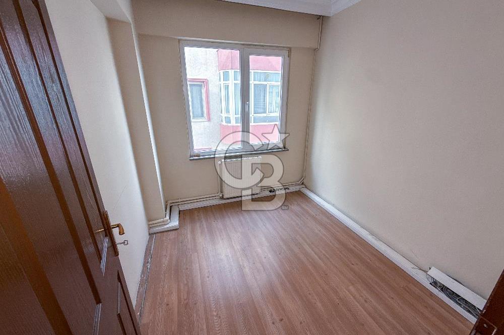 Atatürk Bulvarında Köşe Konumda Cadde Cepheli Satılık 3+1 Daire