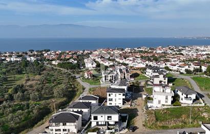 BURHANİYE İSKELE MAHALLESİNDE 4+1 TRİPLEKS VİLLA