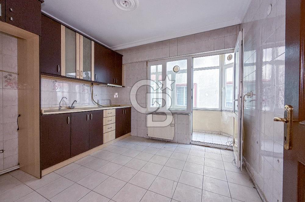 Atatürk Bulvarında Köşe Konumda Cadde Cepheli Satılık 3+1 Daire