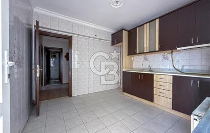 Atatürk Bulvarında Köşe Konumda Cadde Cepheli Satılık 3+1 Daire