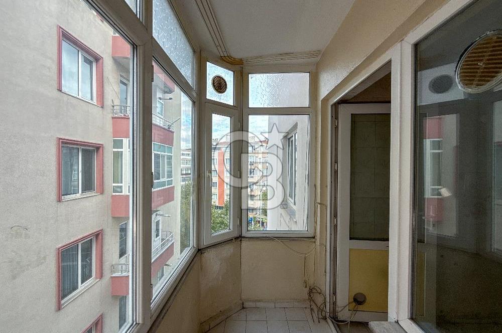 Atatürk Bulvarında Köşe Konumda Cadde Cepheli Satılık 3+1 Daire