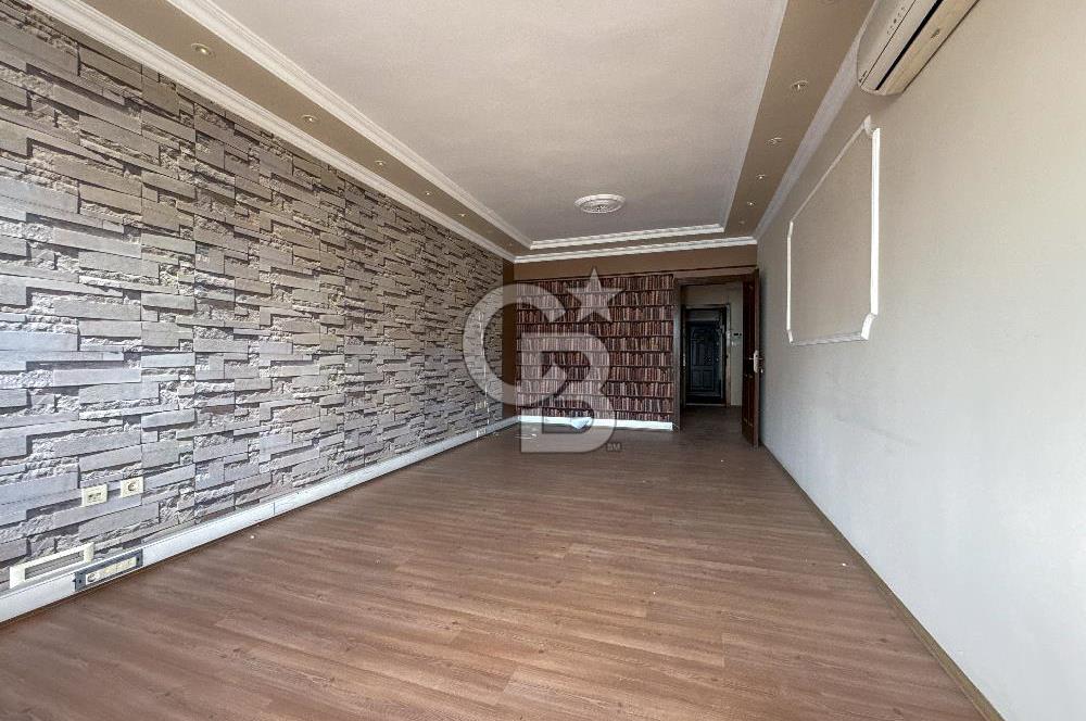 Atatürk Bulvarında Köşe Konumda Cadde Cepheli Satılık 3+1 Daire