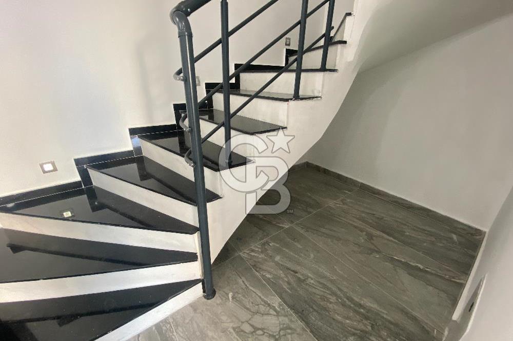 BURHANİYE İSKELE MAHALLESİNDE 4+1 TRİPLEKS VİLLA