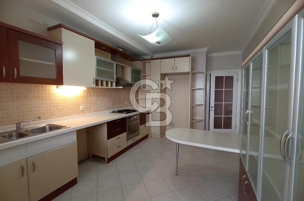 Park Manzarada Panoramik Şehir Manzaralı Satılık 180m2 3+1 Daire