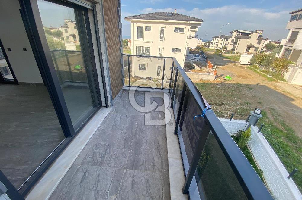 BURHANİYE İSKELE MAHALLESİNDE 4+1 TRİPLEKS VİLLA