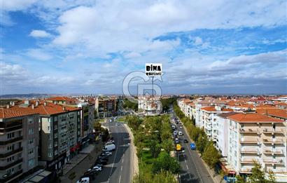 Atatürk Bulvarında Köşe Konumda Cadde Cepheli Satılık 3+1 Daire