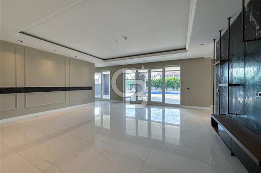 BÜYÜKÇEKMECE PELİCAN HİLL MALİKANELERİ FONTANA 9+2 SATILIK VİLLA