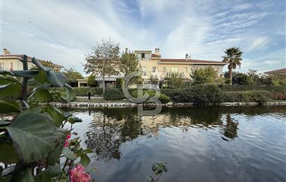 Ardıçlı Göl Evleri Satılık 4+1 Tripleks Göl Manzaralı Villa