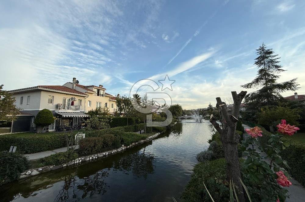 Ardıçlı Göl Evleri Satılık 4+1 Tripleks Göl Manzaralı Villa