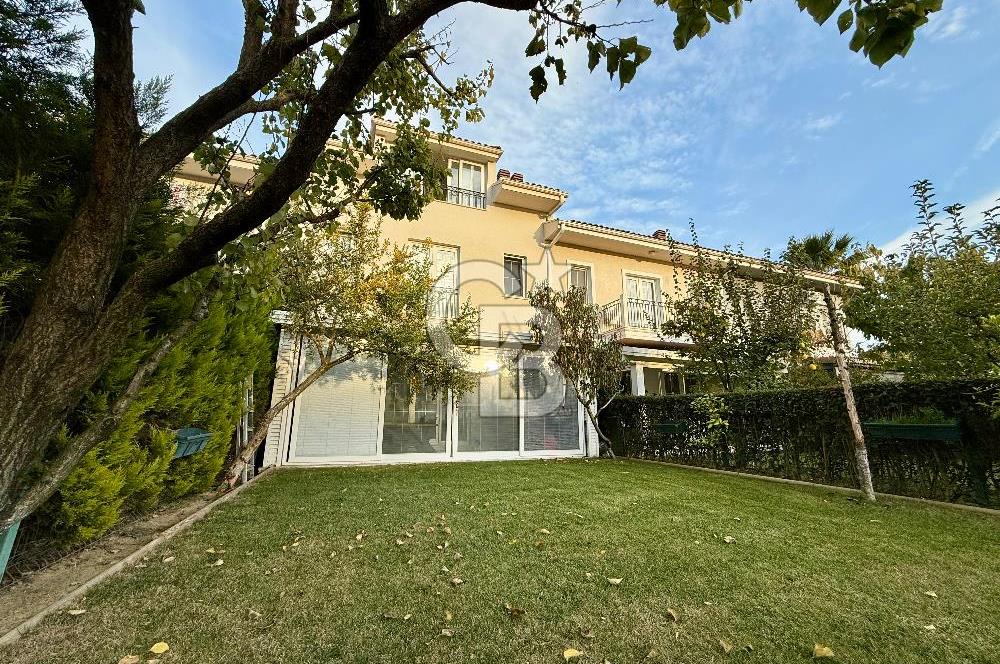 Ardıçlı Göl Evleri Satılık 4+1 Tripleks Göl Manzaralı Villa