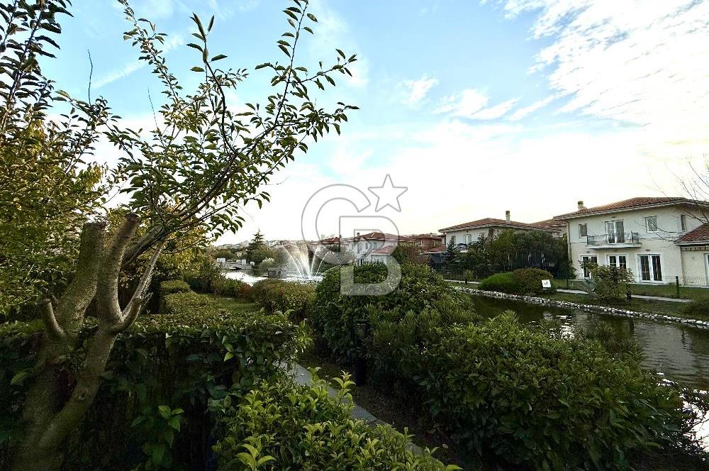 Ardıçlı Göl Evleri Satılık 4+1 Tripleks Göl Manzaralı Villa