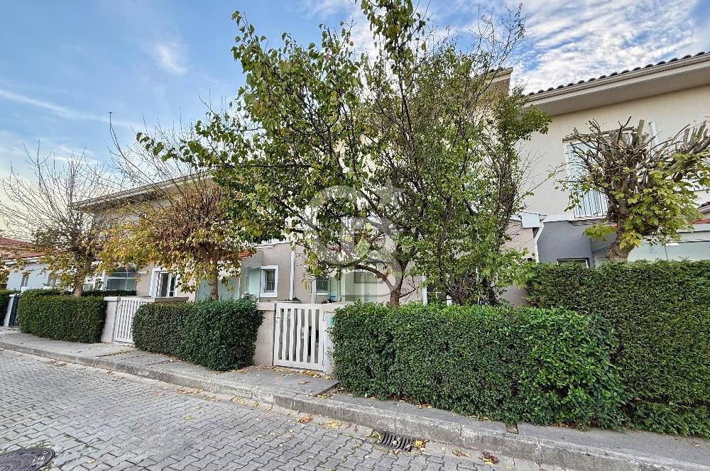 Ardıçlı Göl Evleri Satılık 4+1 Tripleks Göl Manzaralı Villa