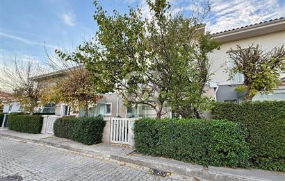 Ardıçlı Göl Evleri Satılık 4+1 Tripleks Göl Manzaralı Villa