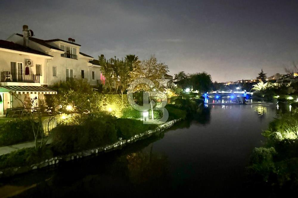 Ardıçlı Göl Evleri Satılık 4+1 Tripleks Göl Manzaralı Villa