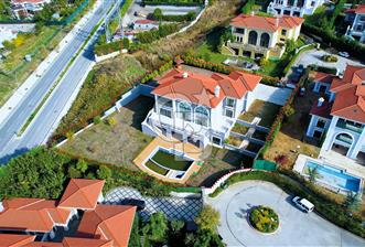 BÜYÜKÇEKMECE PELİCAN HİLL MALİKANELERİ FONTANA 9+2 SATILIK VİLLA