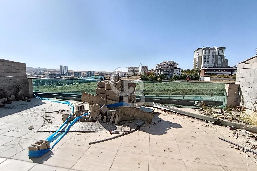 YAŞAMKENT MERKEZDE CADDE ÜZERİ İKİ KATLI KİRALIK DÜKKAN